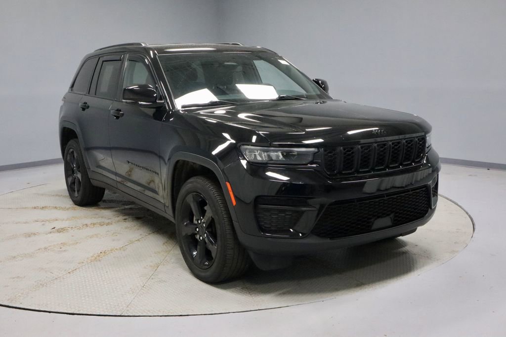 Used 2023 Jeep Grand Cherokee Altitude