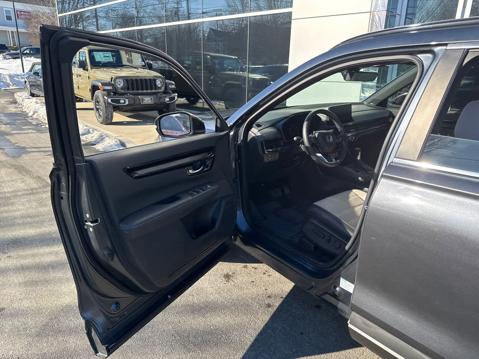 Used 2024 Honda CR-V Sport Touring image 11