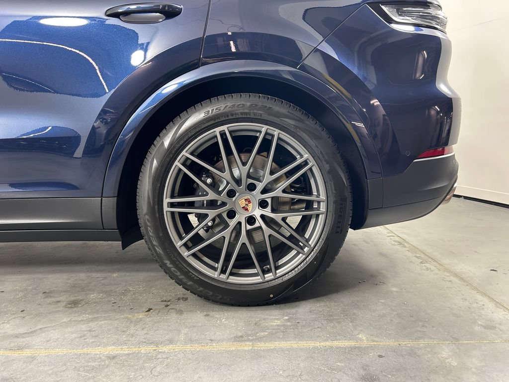 New 2026 Porsche Cayenne AWD/4WD image 11