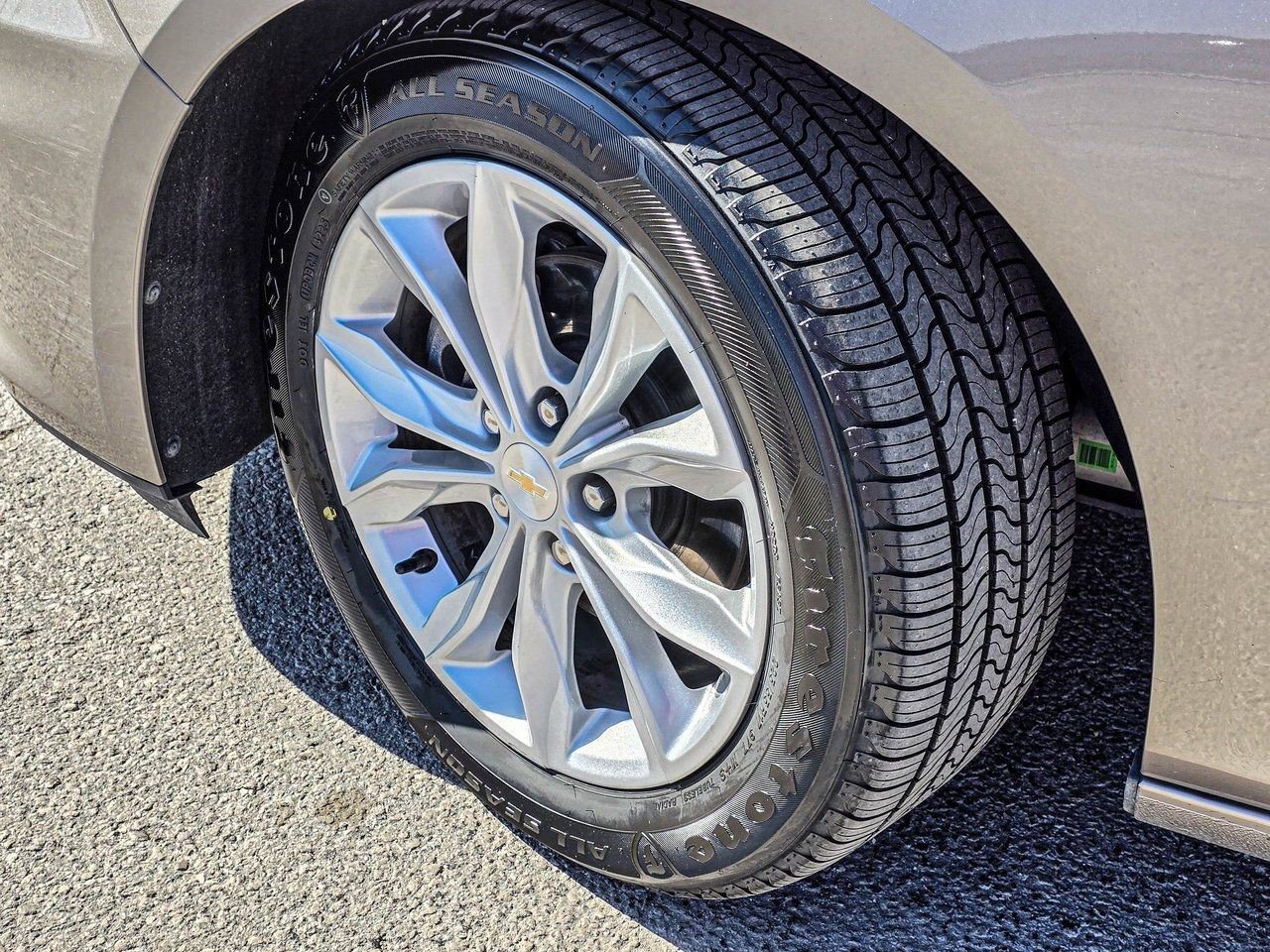 Certified 2025 Chevrolet Malibu LT FWD image 10