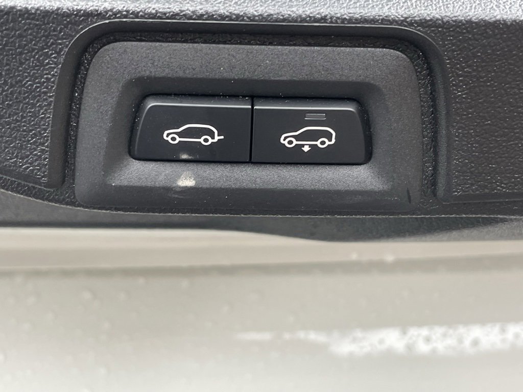 Used 2025 BMW X7 xDrive40i w/ M Sport Package image 29