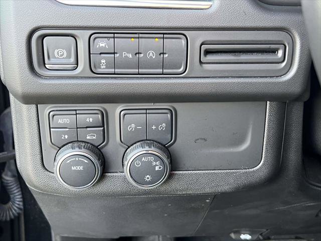 Used 2024 Chevrolet Suburban LT image 21