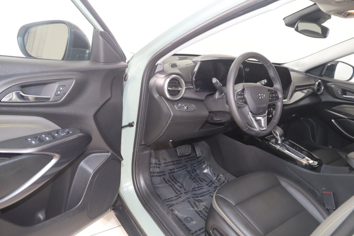 Used 2026 Chevrolet Trax ACTIV w/ Driver Confidence Package FWD image 37