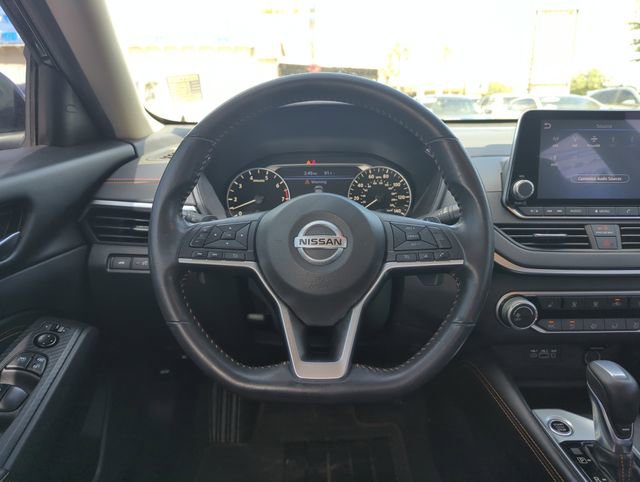 Used 2022 Nissan Altima 2.5 SR w/ Midnight Edition Package FWD image 16