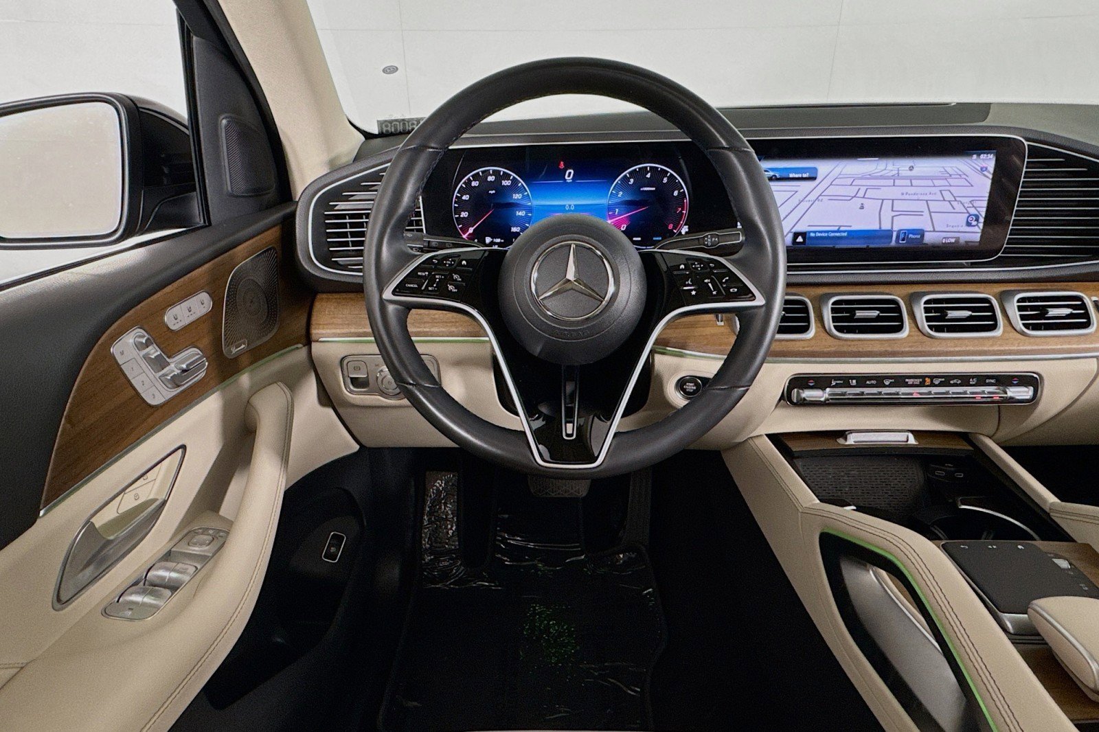 Used 2024 Mercedes-Benz GLE 350 4MATIC image 5