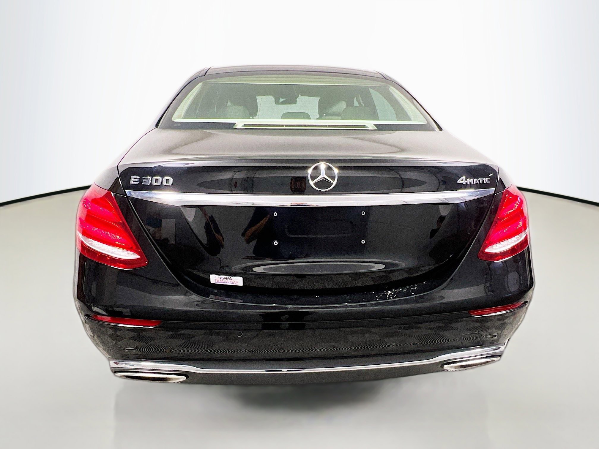 Used 2017 Mercedes-Benz E 300 4MATIC image 6