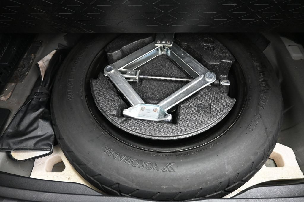 Used 2019 Toyota RAV4 XLE w/ Convenience Package AWD/4WD image 23