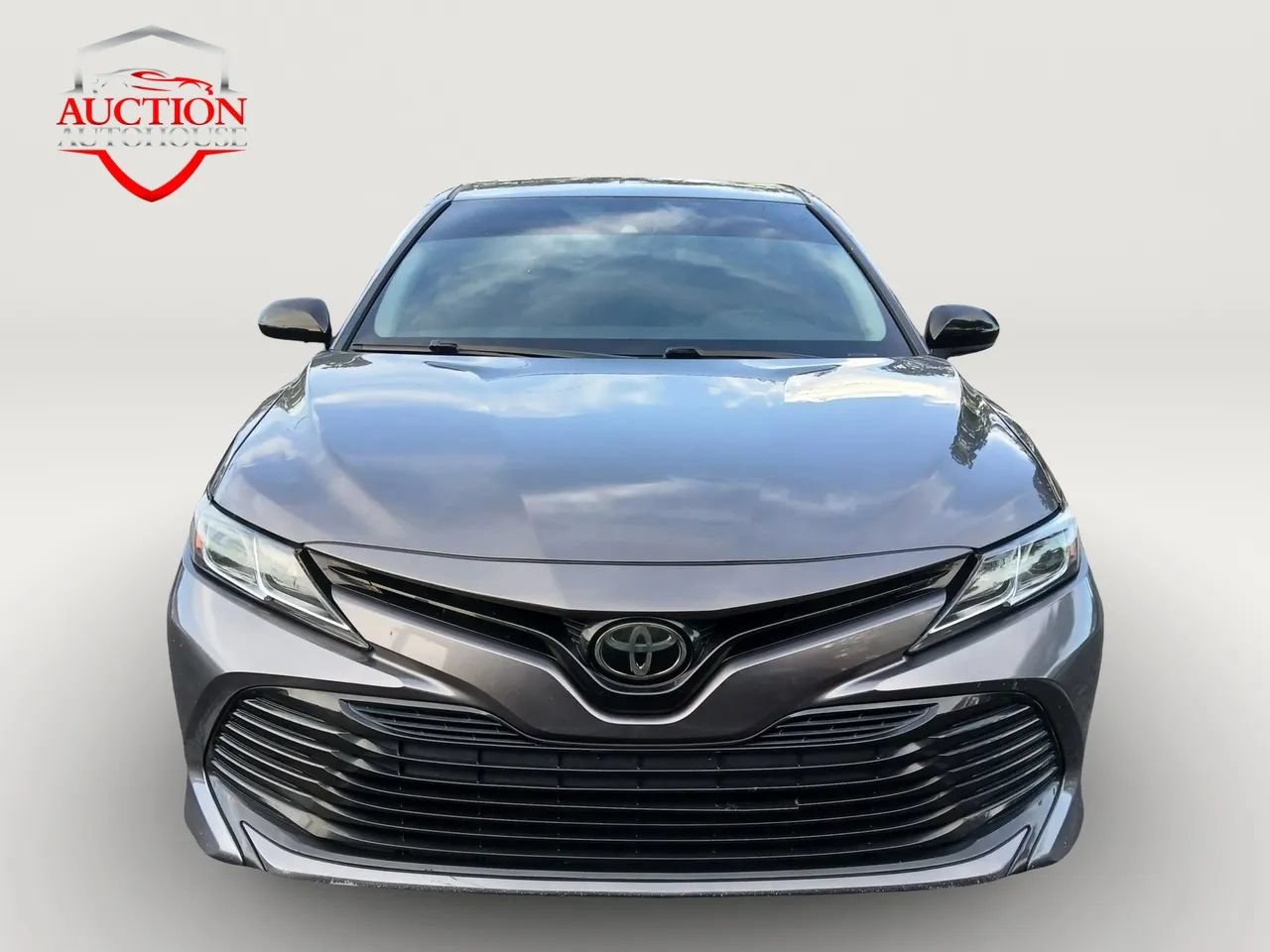 Used 2019 Toyota Camry LE FWD image 2