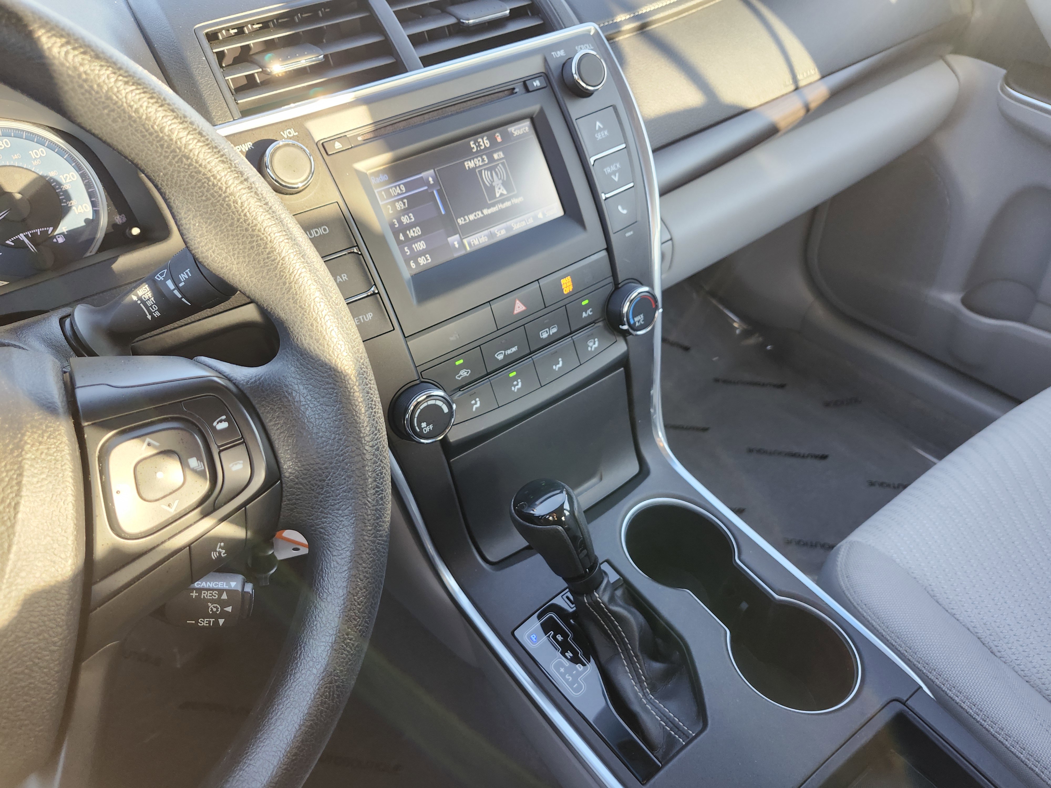 Used 2017 Toyota Camry LE image 26