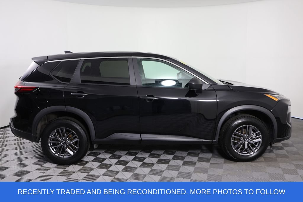 Used 2024 Nissan Rogue S AWD/4WD image 9