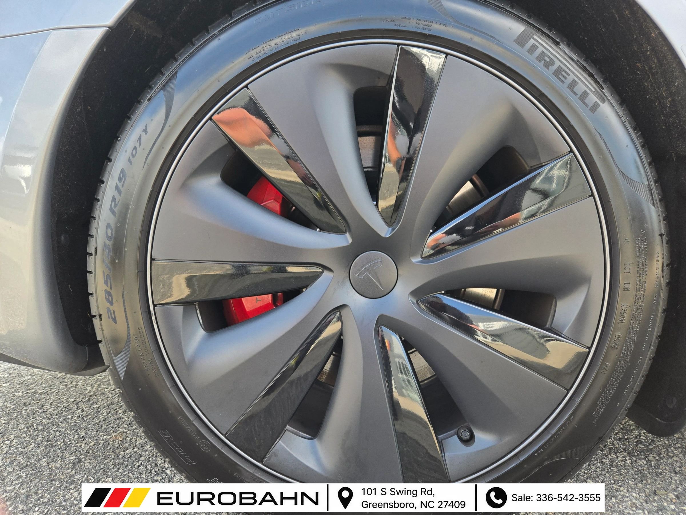 Used 2024 Tesla Model S Plaid AWD/4WD image 32