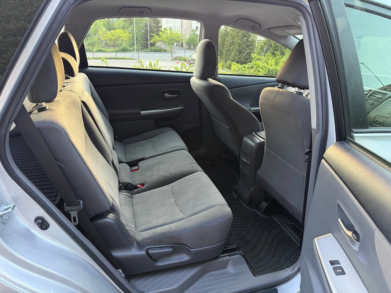 Used 2014 Toyota Prius V Three FWD image 21