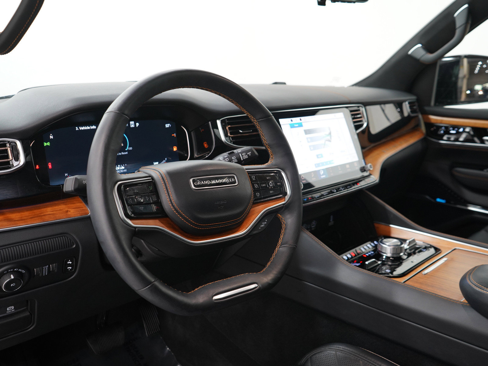 Used 2025 Jeep Grand Wagoneer Series III AWD/4WD image 30