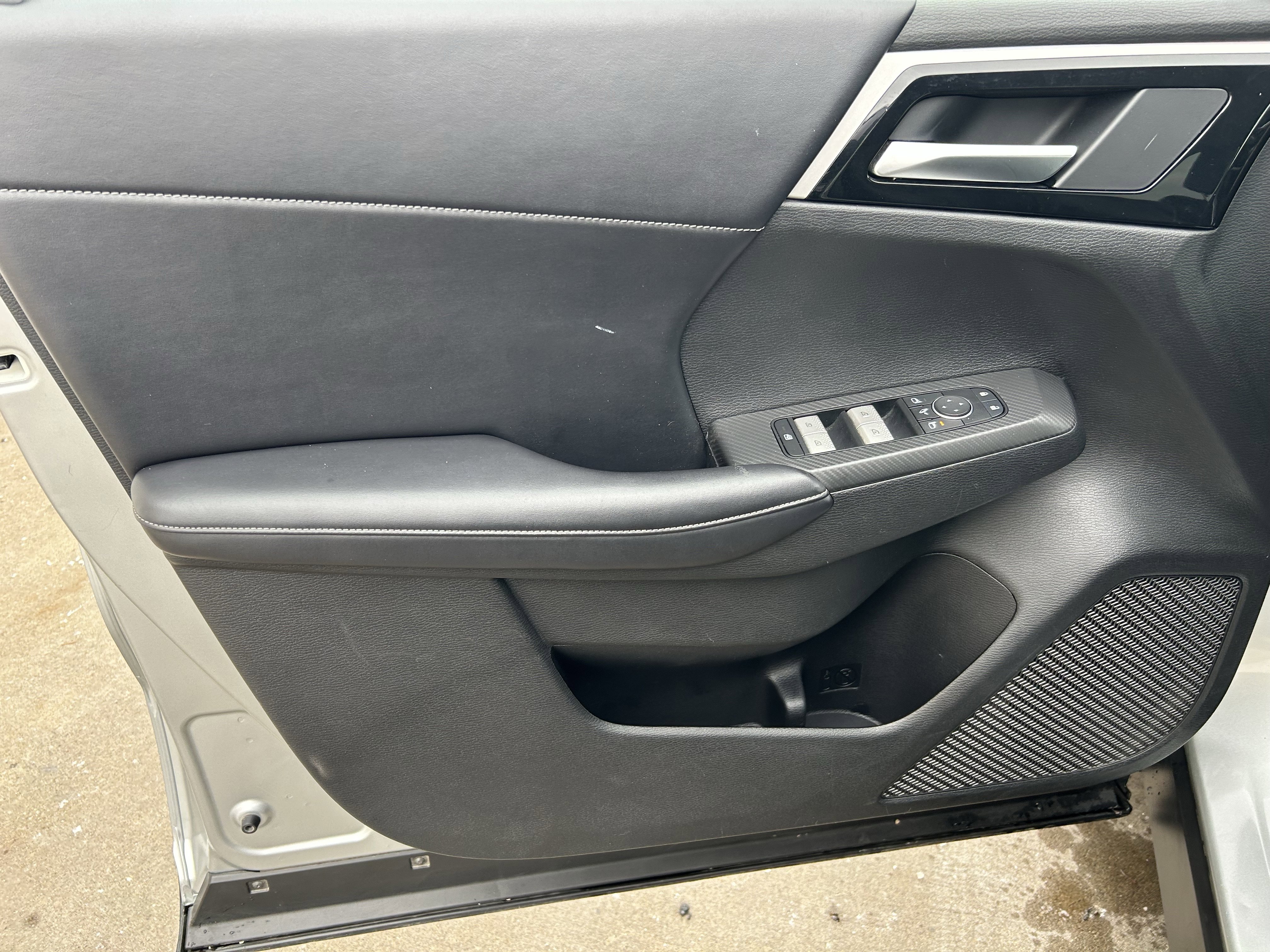 Used 2024 Mitsubishi Outlander Ralliart image 17