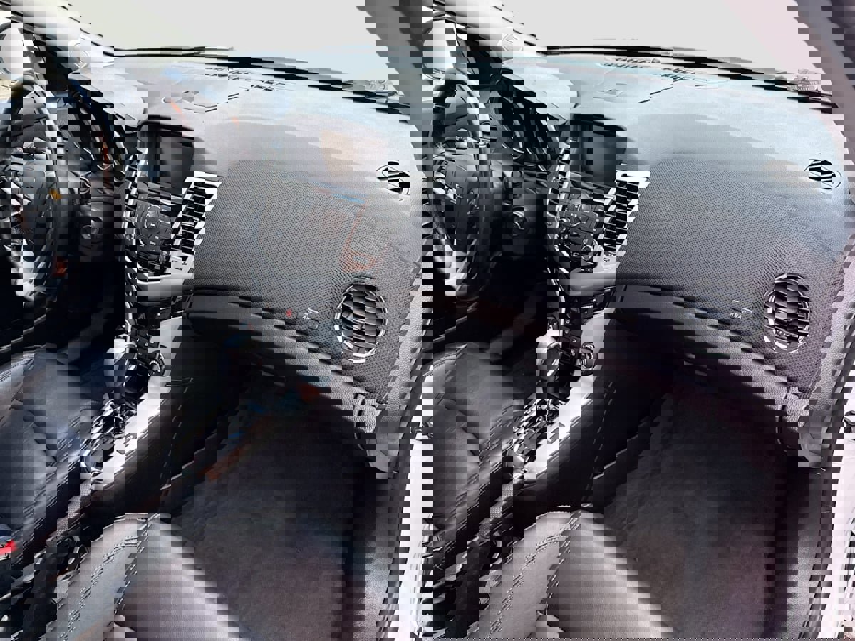 Used 2013 Chevrolet Cruze LT image 25