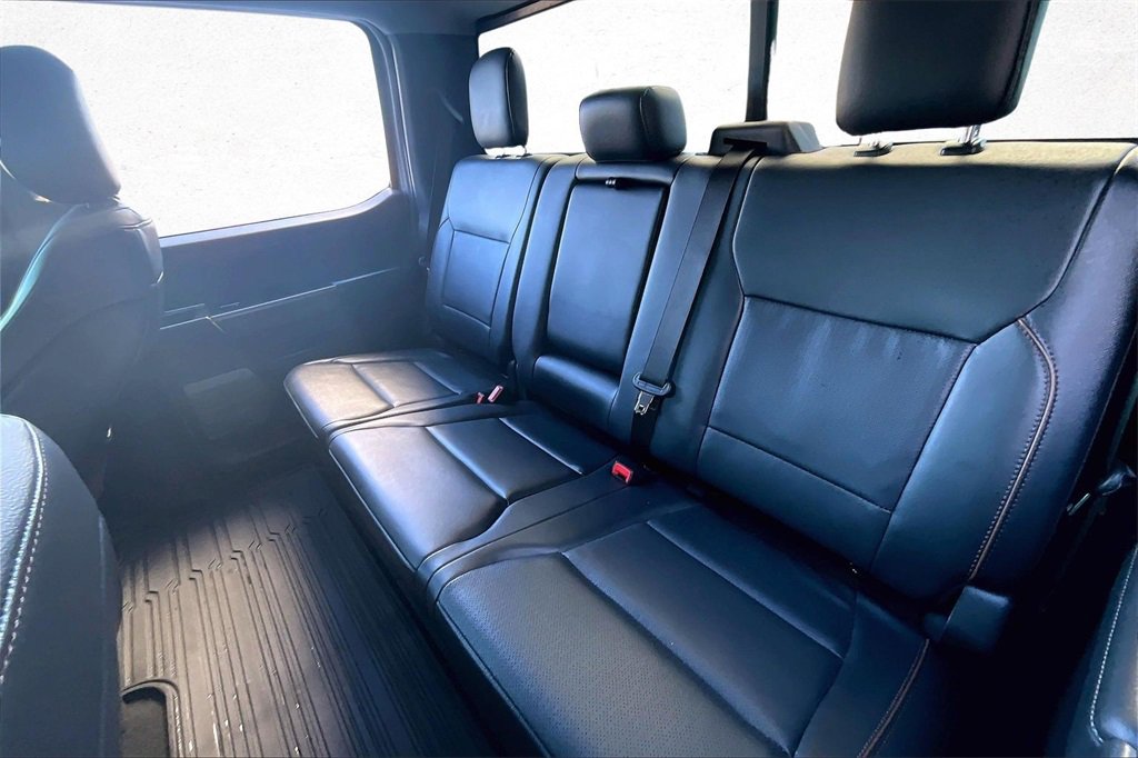 Used 2025 Ford F250 Lariat w/ Black Appearance Package image 23