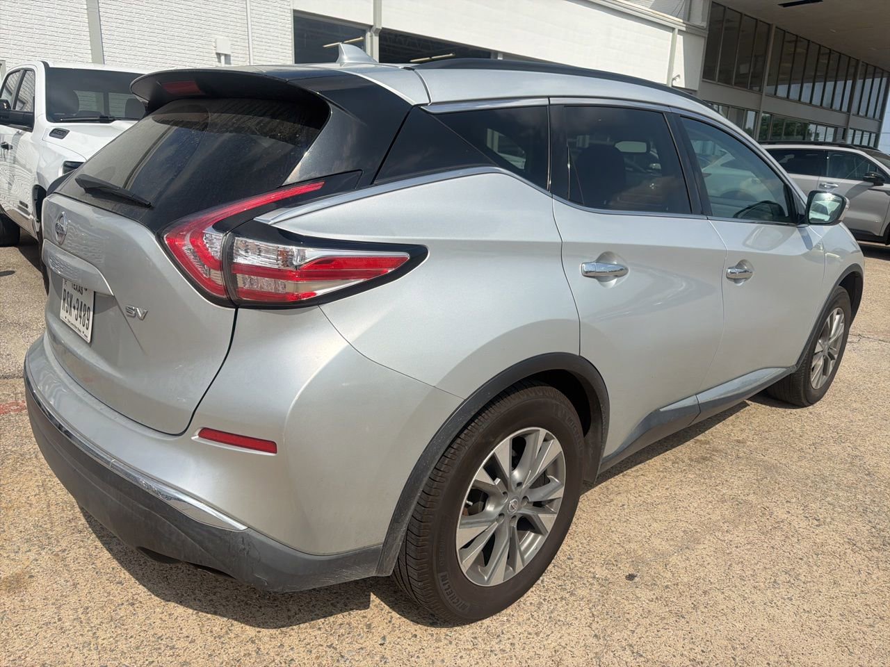 Used 2018 Nissan Murano SV image 3
