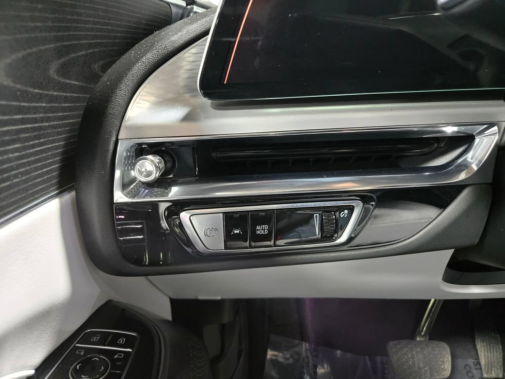 Used 2024 Cadillac Lyriq Luxury AWD/4WD image 14