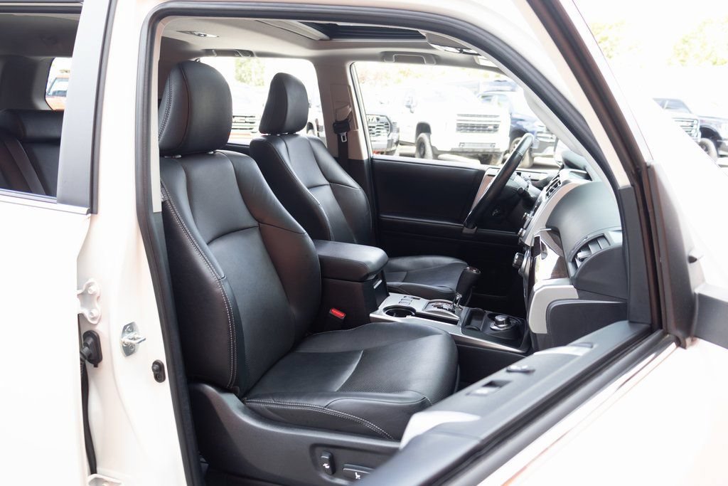 Used 2023 Toyota 4Runner Limited AWD/4WD image 23