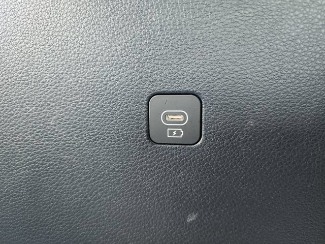 Certified 2025 Kia Carnival SX Prestige FWD image 17
