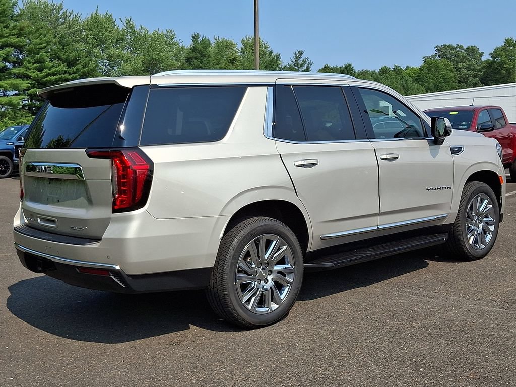 Certified 2021 GMC Yukon SLT w/ SLT Premium Package AWD/4WD image 6