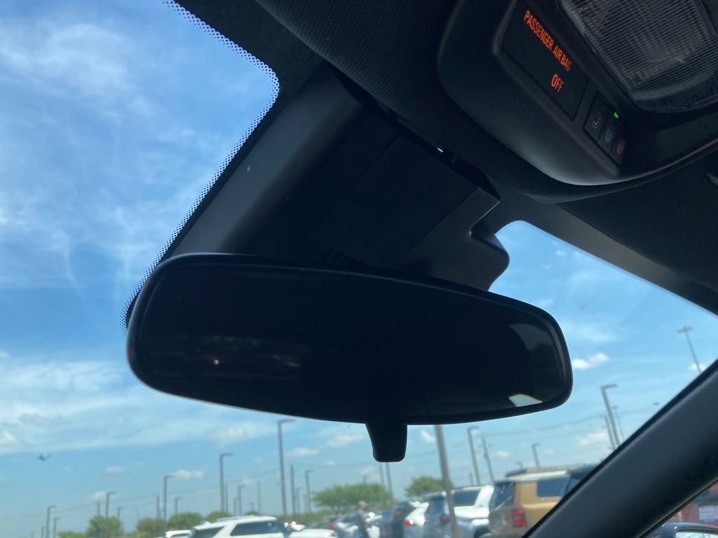 Used 2025 Buick Envista Sport Touring image 24