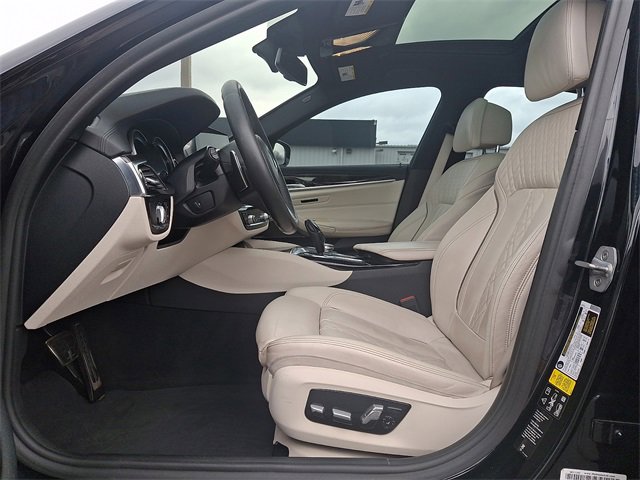 Used 2018 BMW M550i xDrive w/ Driving Assistance Package image 13