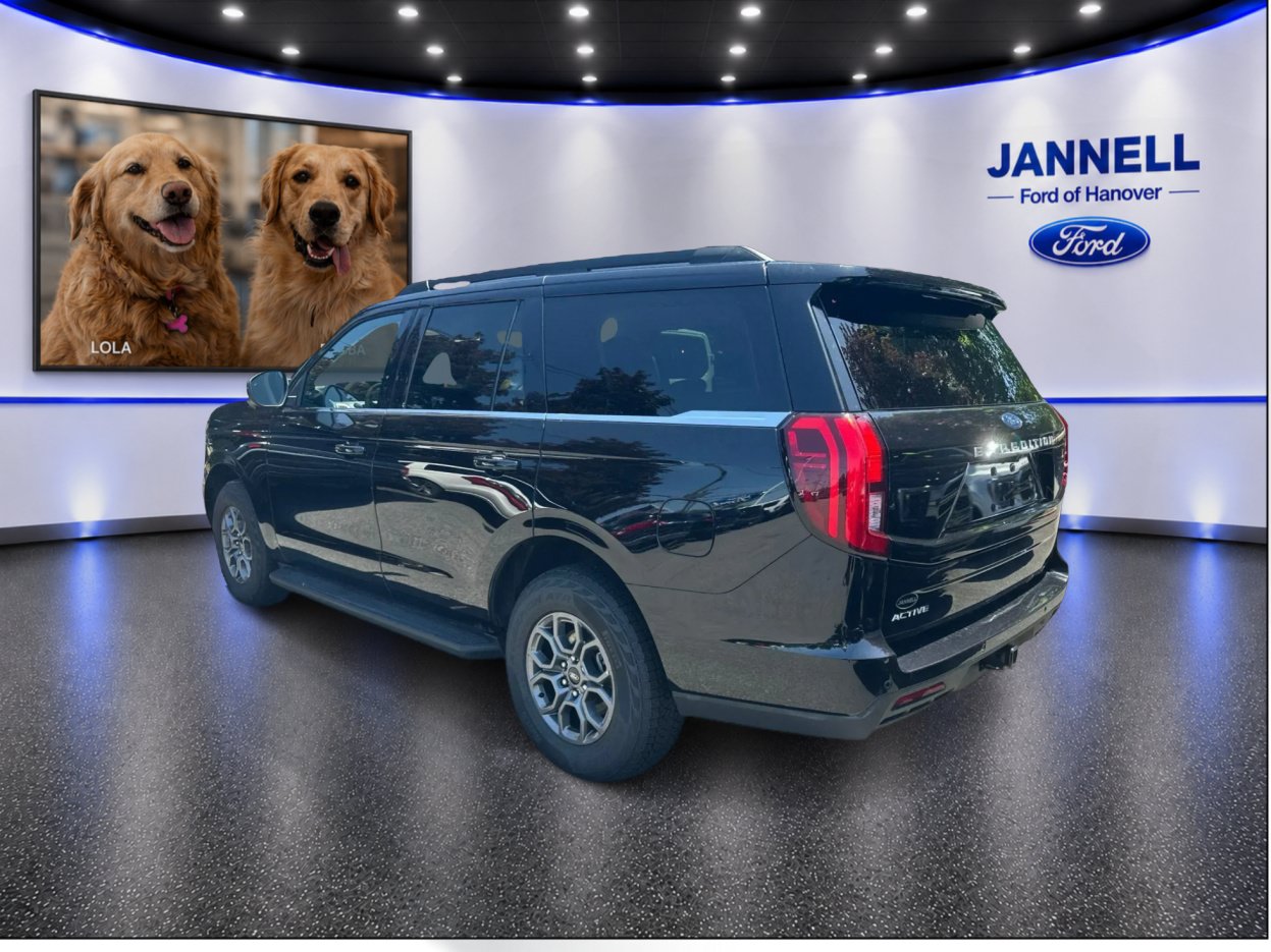 Used 2025 Ford Expedition Active AWD/4WD image 8
