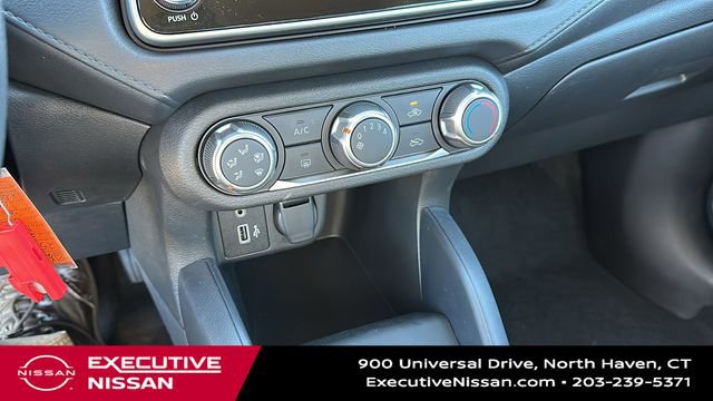 Used 2025 Nissan Versa S w/ Trunk Package image 16
