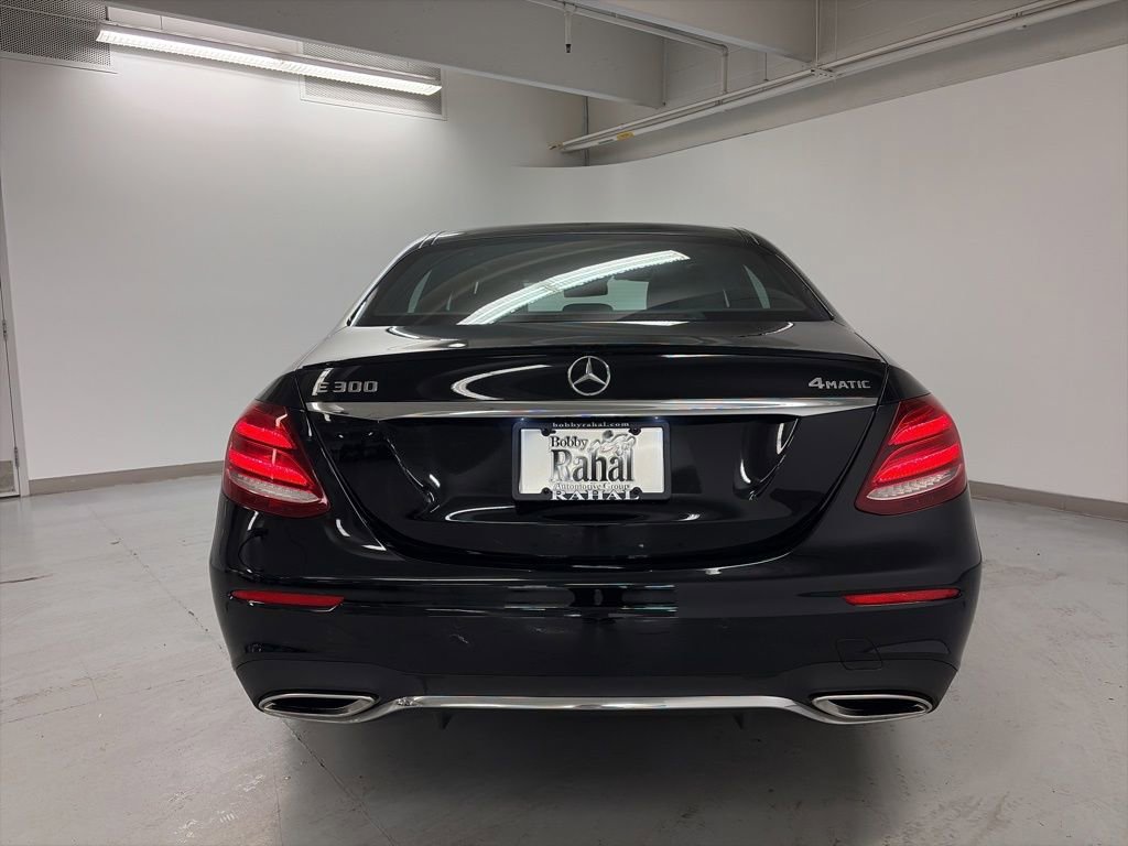 Used 2017 Mercedes-Benz E 300 4MATIC image 5