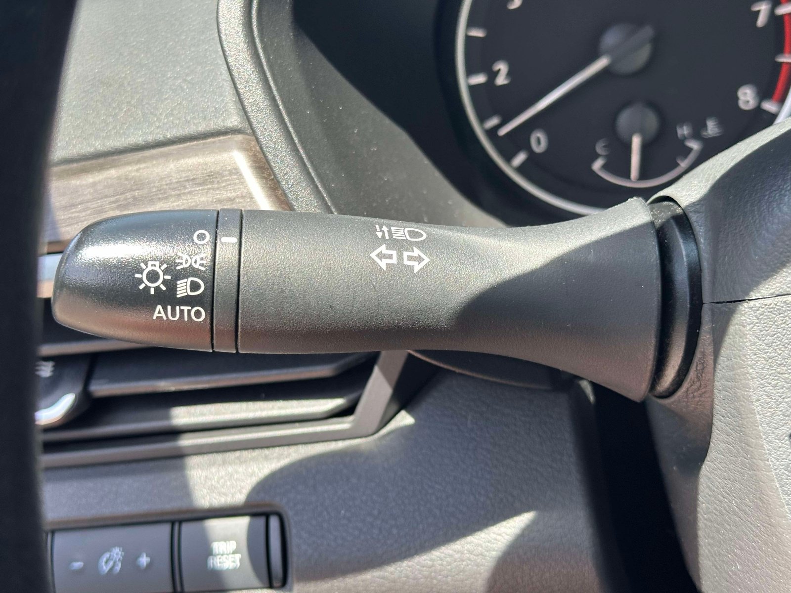 Used 2024 Nissan Altima 2.5 SV FWD image 17