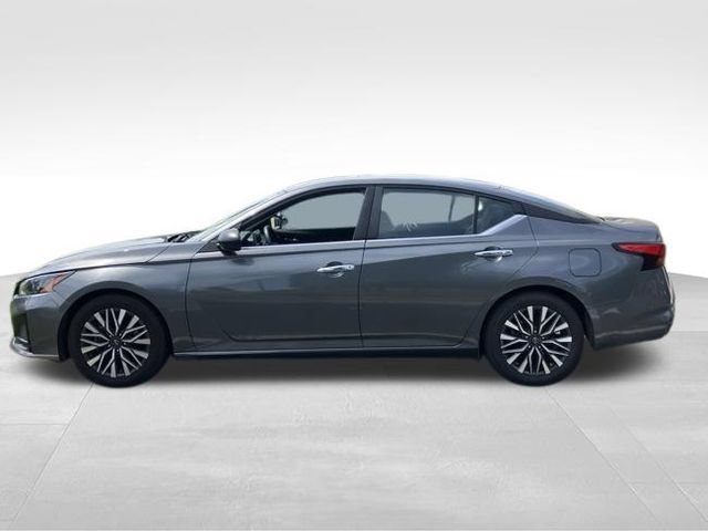 Used 2024 Nissan Altima 2.5 SV FWD image 10