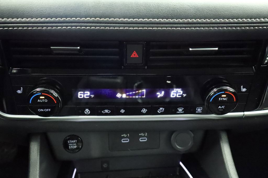 Used 2024 Nissan Rogue SL image 40