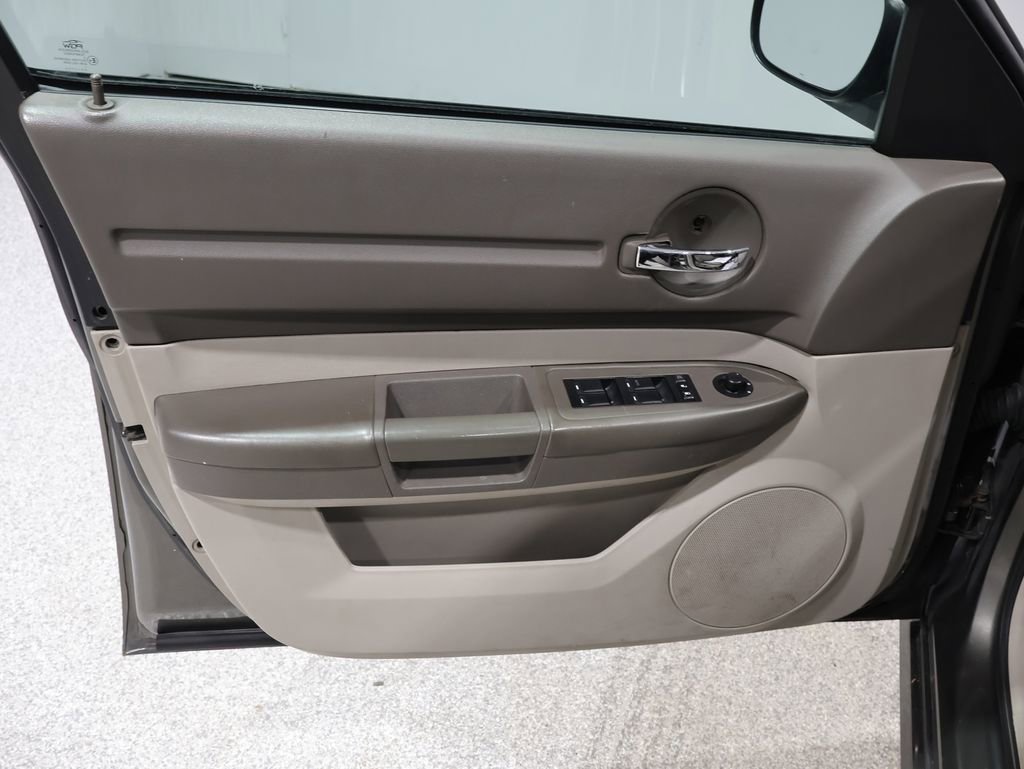 Used 2008 Dodge Magnum SE image 16