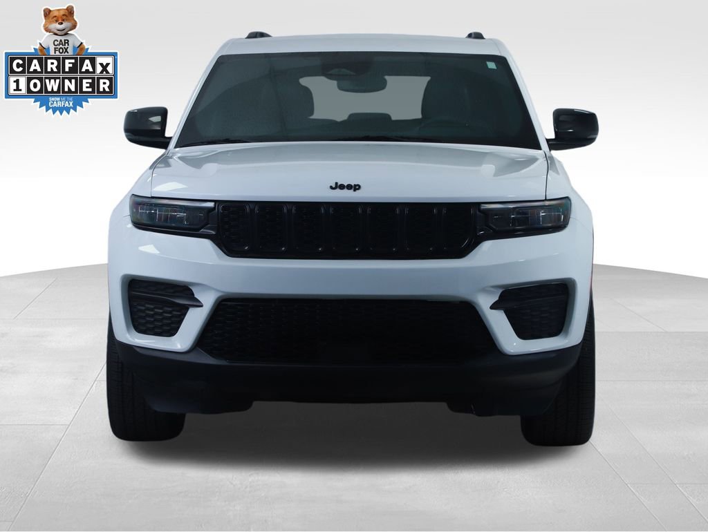 Used 2023 Jeep Grand Cherokee Altitude image 7