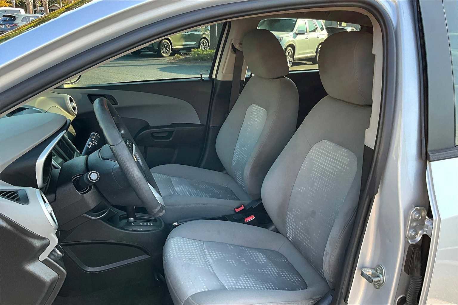 Used 2020 Chevrolet Sonic LT image 7