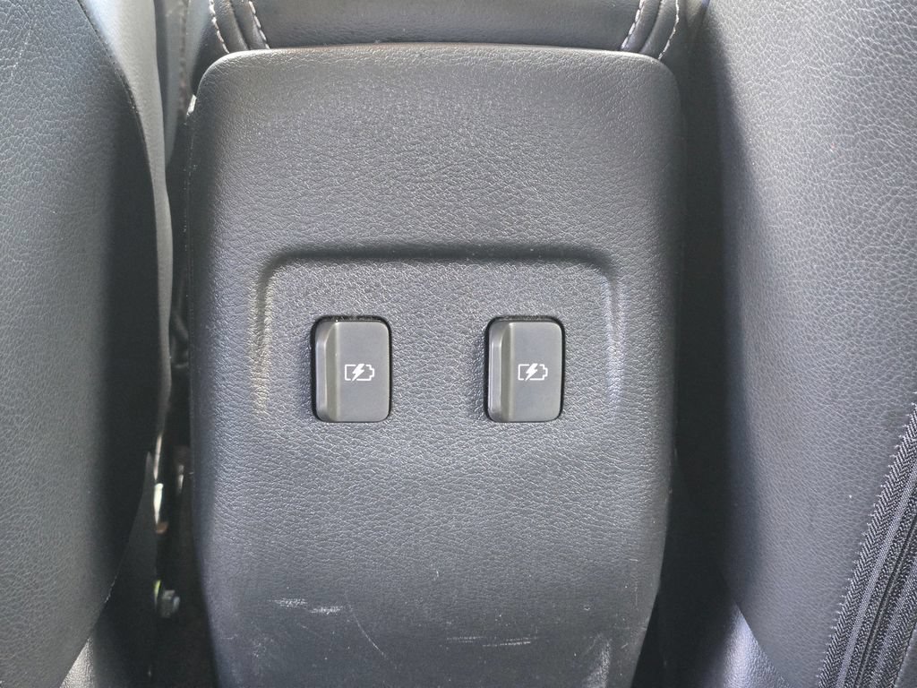 Used 2024 Nissan Kicks SR w/ SR Premium Package FWD image 26
