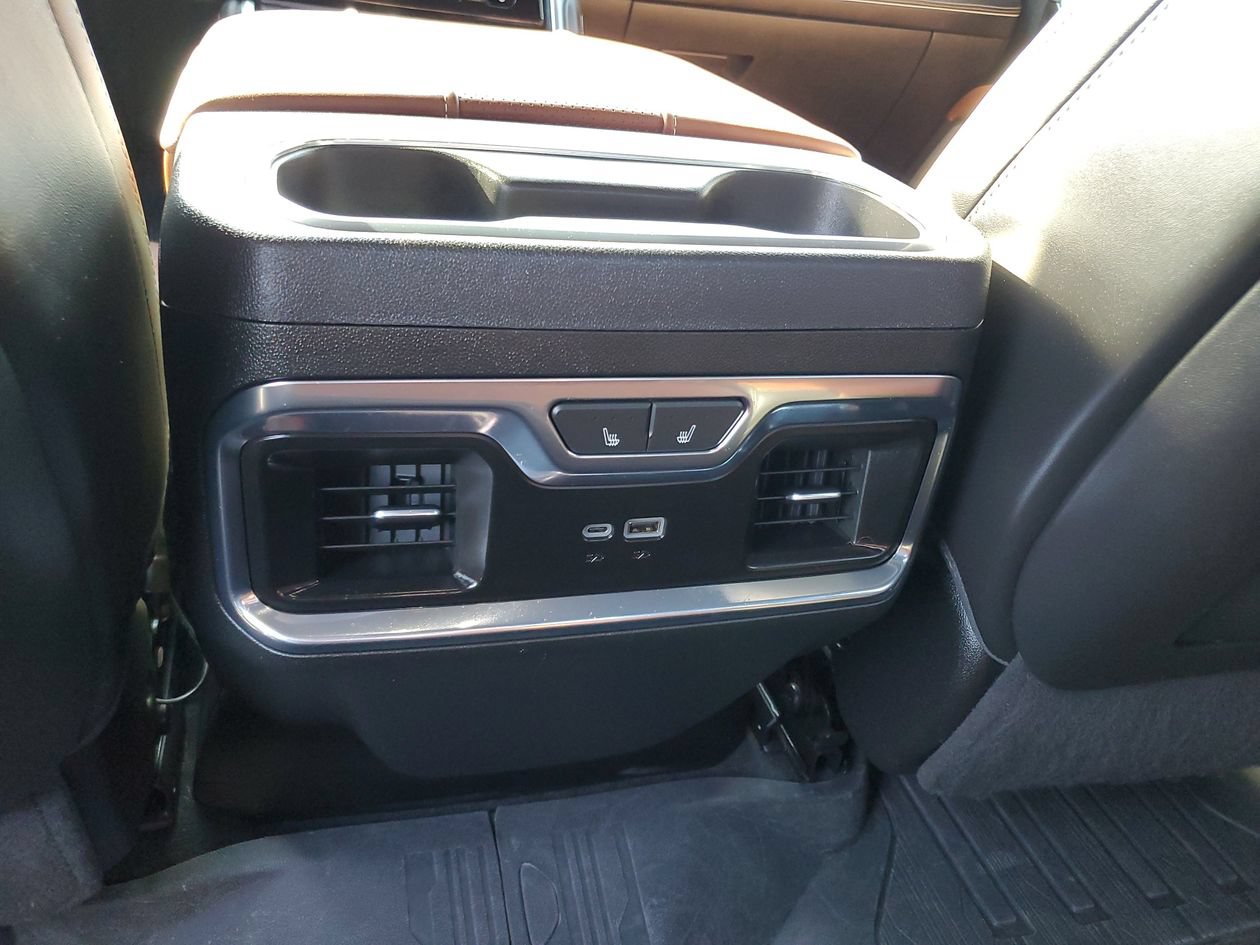 Used 2024 GMC Sierra 2500 Denali Ultimate AWD/4WD image 16