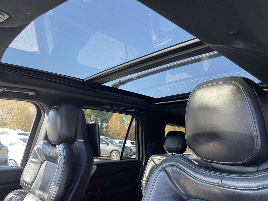 Used 2021 Lincoln Navigator L Reserve w/ Luxury Package image 18