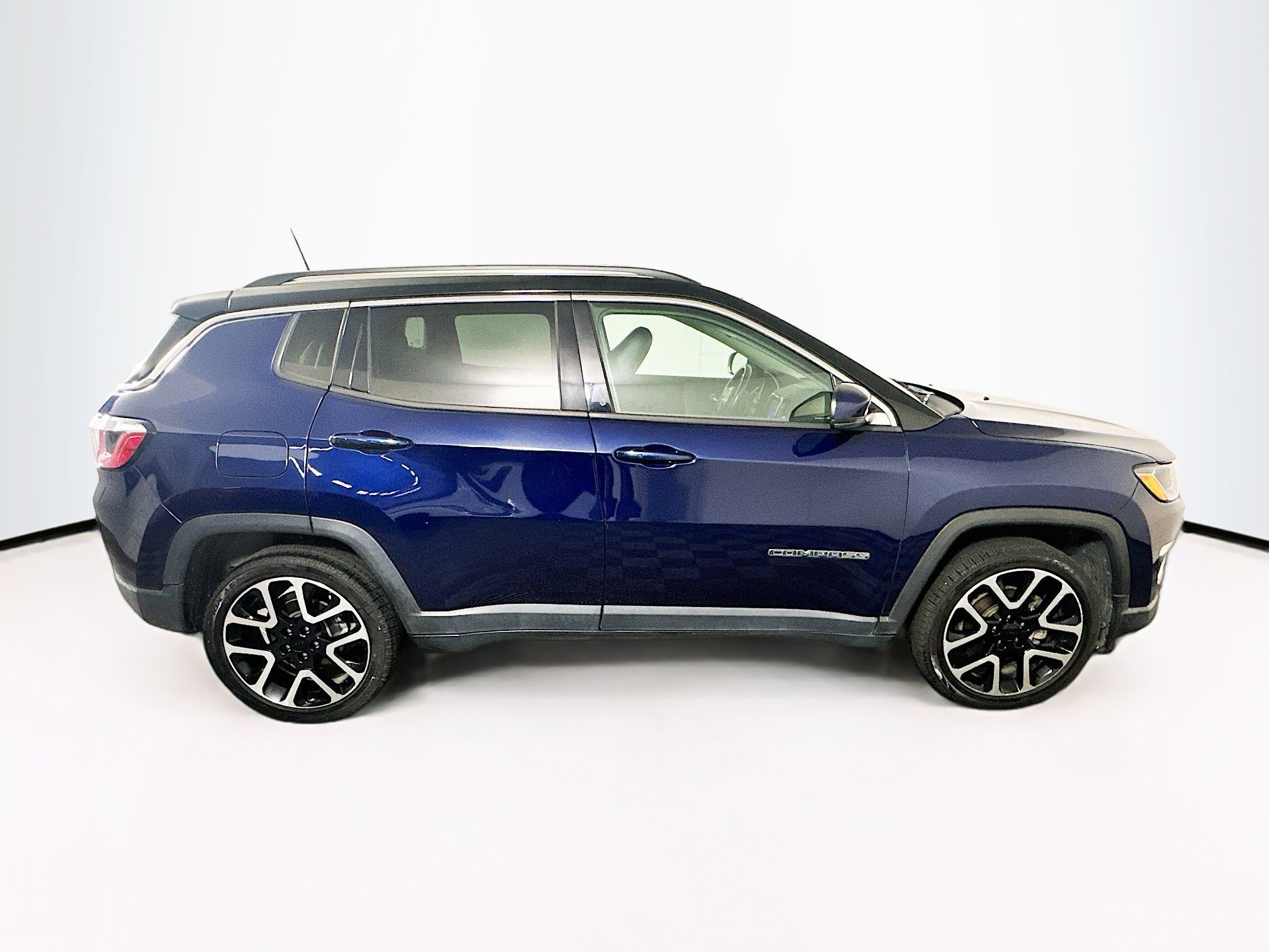 Used 2018 Jeep Compass Limited w/ Navigation Group FWD image 10