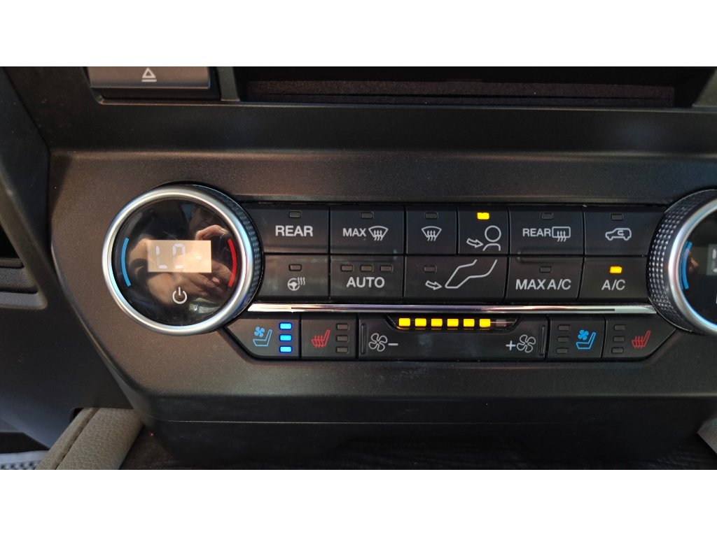 Used 2018 Ford Expedition Limited RWD image 35
