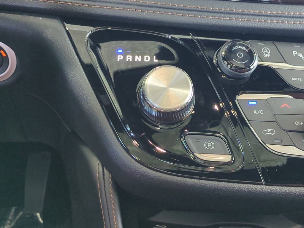 New 2026 Chrysler Pacifica Pinnacle w/ Trailer Tow Group image 20