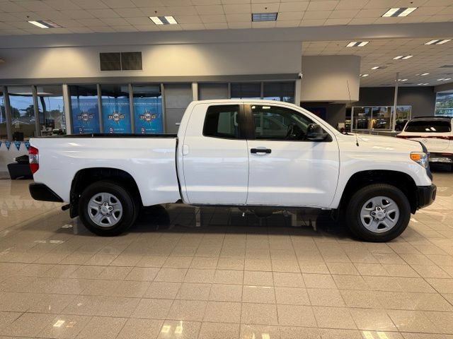 Used 2014 Toyota Tundra SR RWD image 2