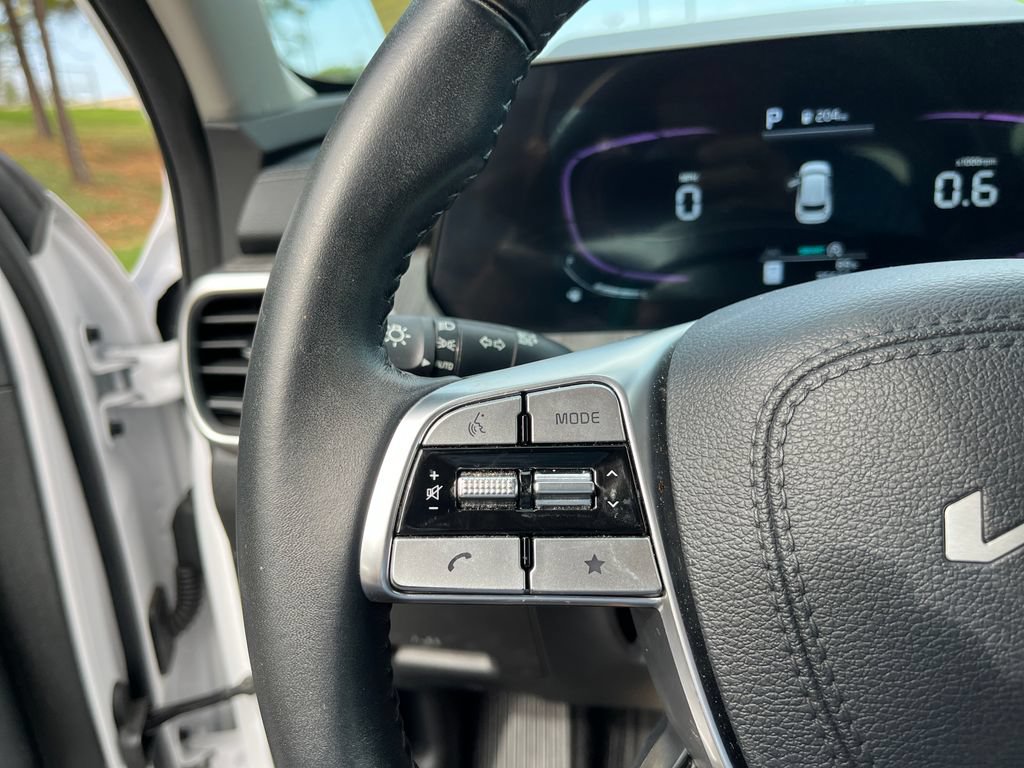 Used 2024 Kia Telluride EX w/ EX Captain's Chair Package FWD image 25