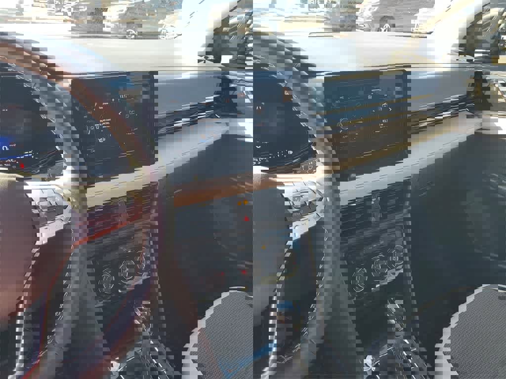 Used 2025 Volkswagen Taos S image 30