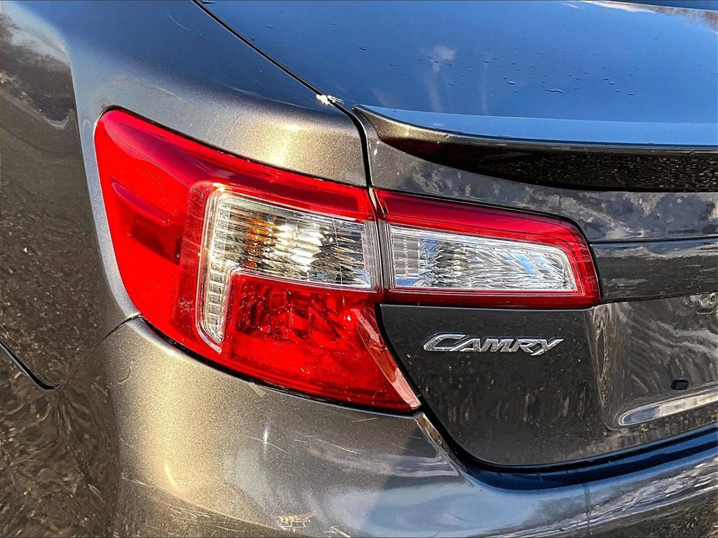Used 2014 Toyota Camry SE image 24
