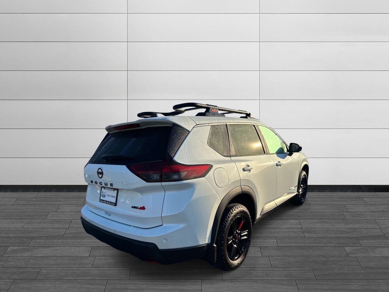 Used 2025 Nissan Rogue SV AWD/4WD image 3