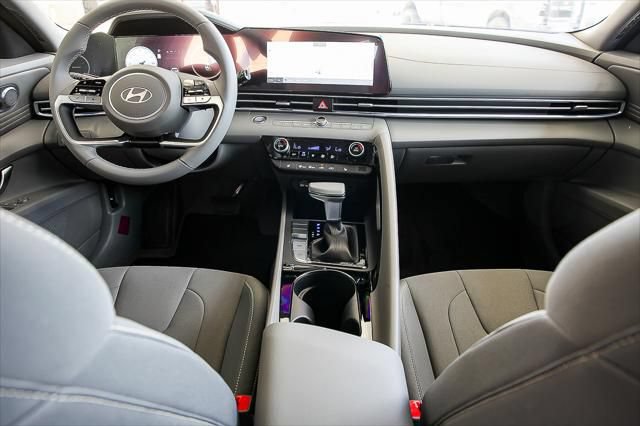 Used 2024 Hyundai Elantra SEL w/ Convenience Package FWD image 22