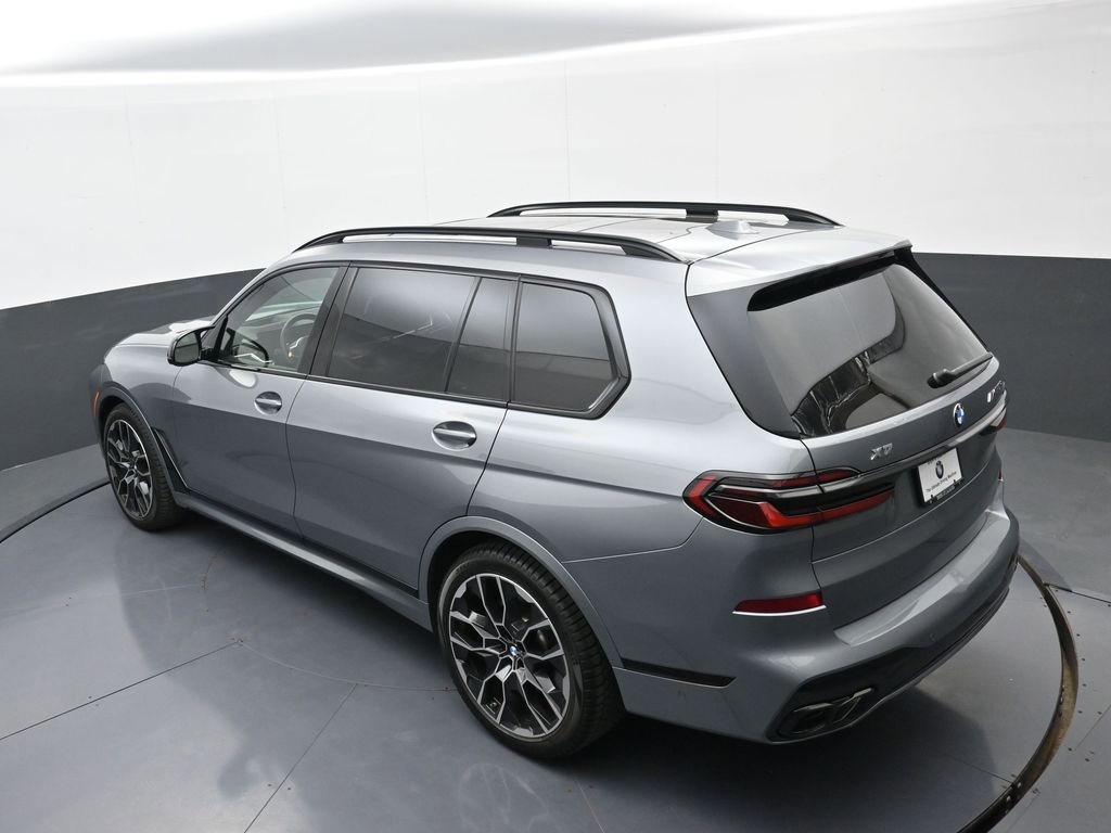Used 2025 BMW X7 M60i w/ Executive Package image 33