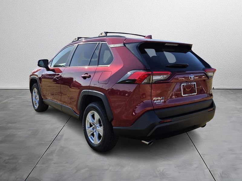 Used 2020 Toyota RAV4 XLE w/ Convenience Package image 4